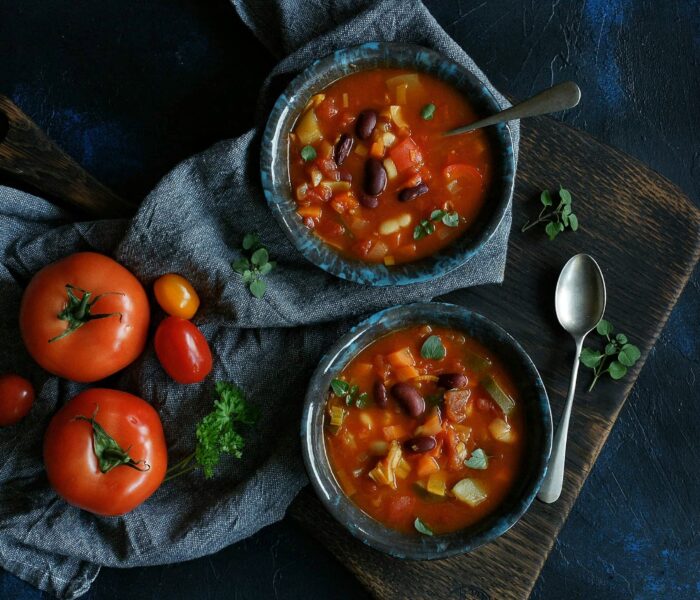 Warzywa zupa pomidorowa z fasolą