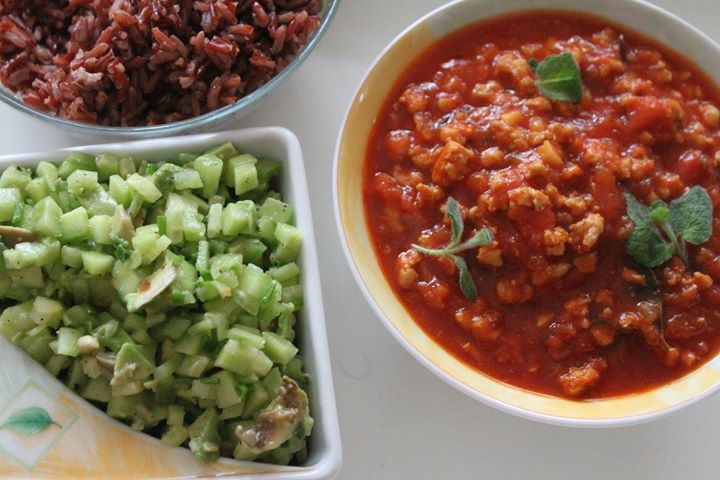 Ostre chilli con carne z zieloną salsą