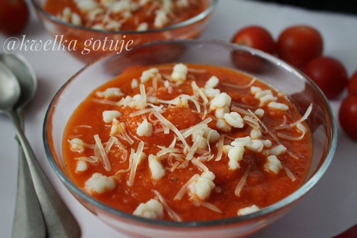 Pomarańczowa zupa paprykowo-pomidorowa