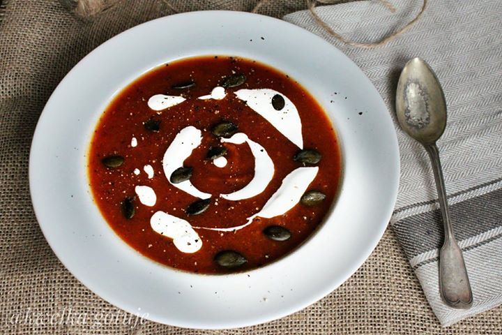 Buraczkowa zupa z dynią i cukinią