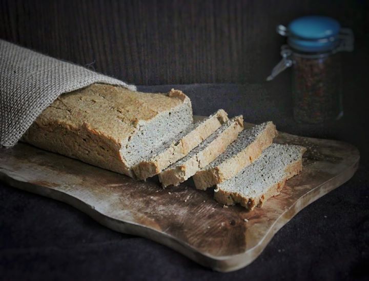 Chleb bezglutenowy (bez drożdży, paleo, keto)