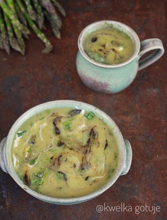 Szparagowo-czosnkowa zupa krem