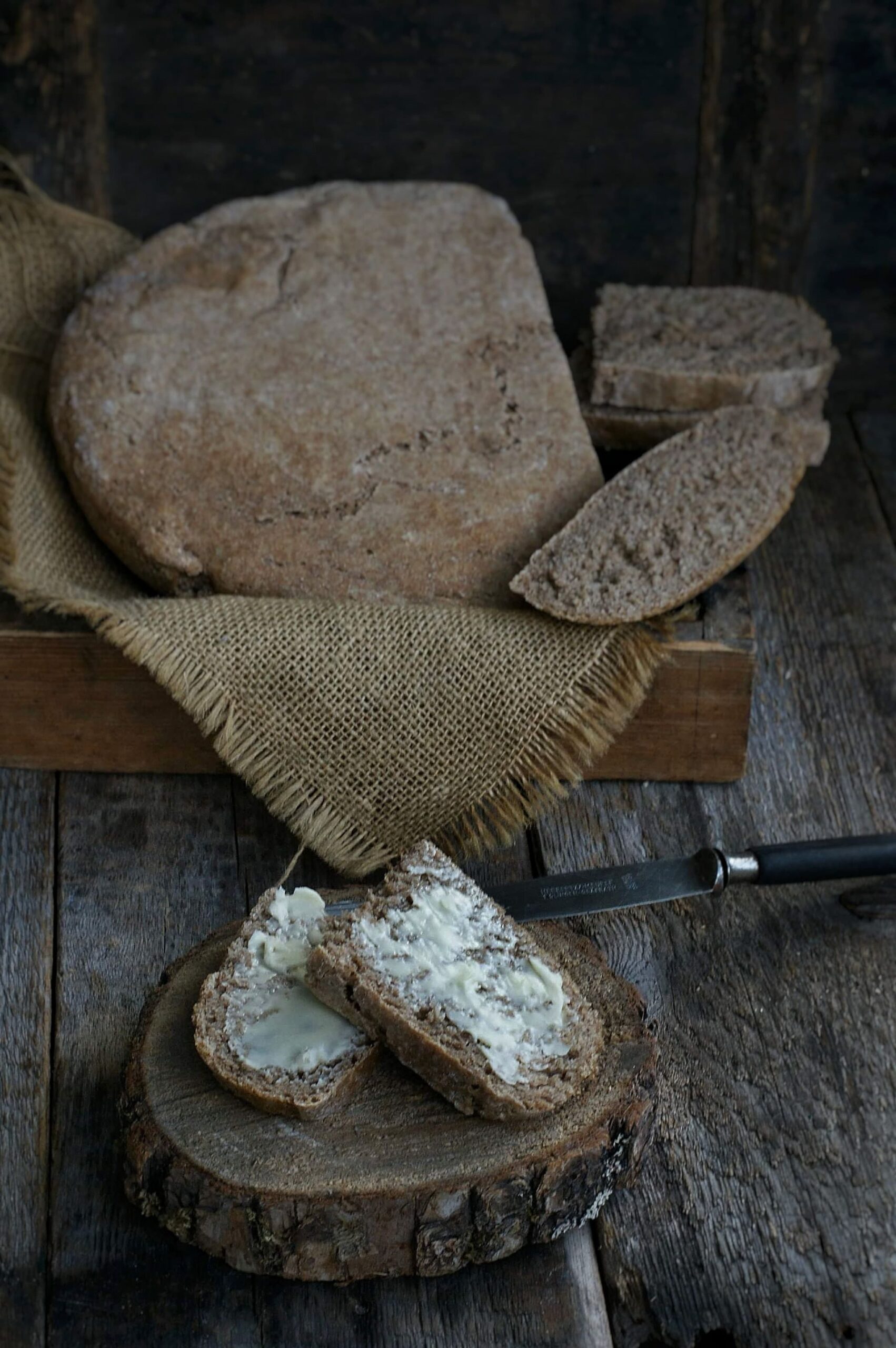 Chleb bez wyrabiania z mąki z samopszy