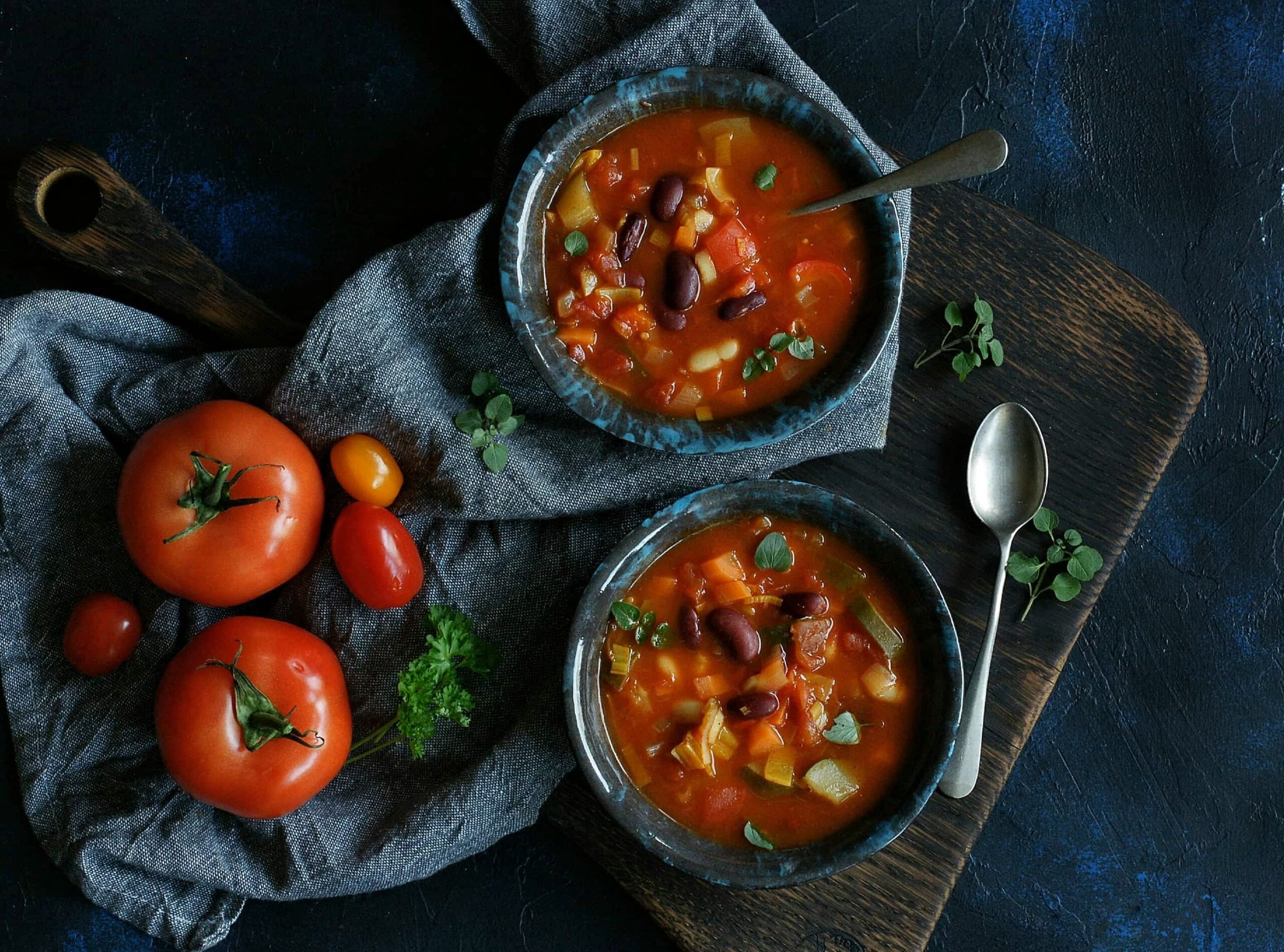 Warzywa zupa pomidorowa z fasolą
