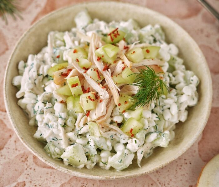 Sałatka z kurczakiem i serem wiejskim