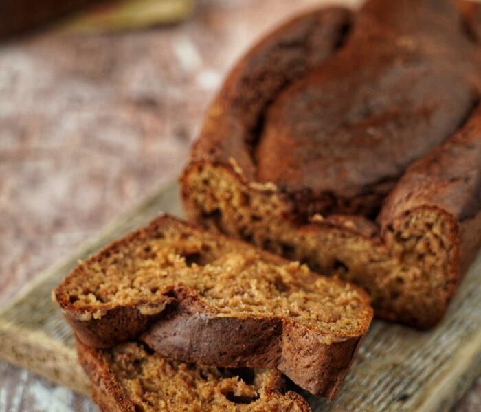 Chlebek bananowy na serku wiejskim